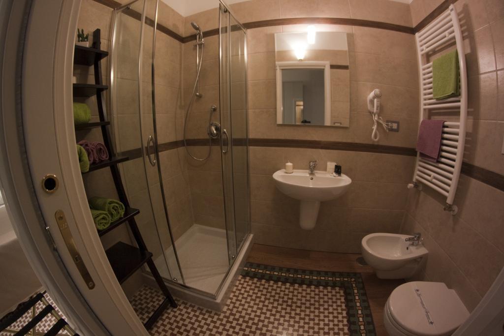 Palazzo 900 Bed and Breakfast Μπρίντιζι Δωμάτιο φωτογραφία